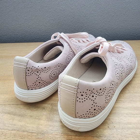 Cole Haan Cream Grand OS Crosscourt Perforated Sneaker Shoes Womens 7 - Picture 2 of 11